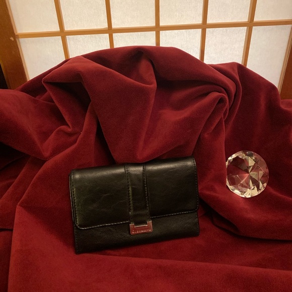 Liz Claiborne Handbags - LIZ CLAIBORNE LEATHER WALLET
